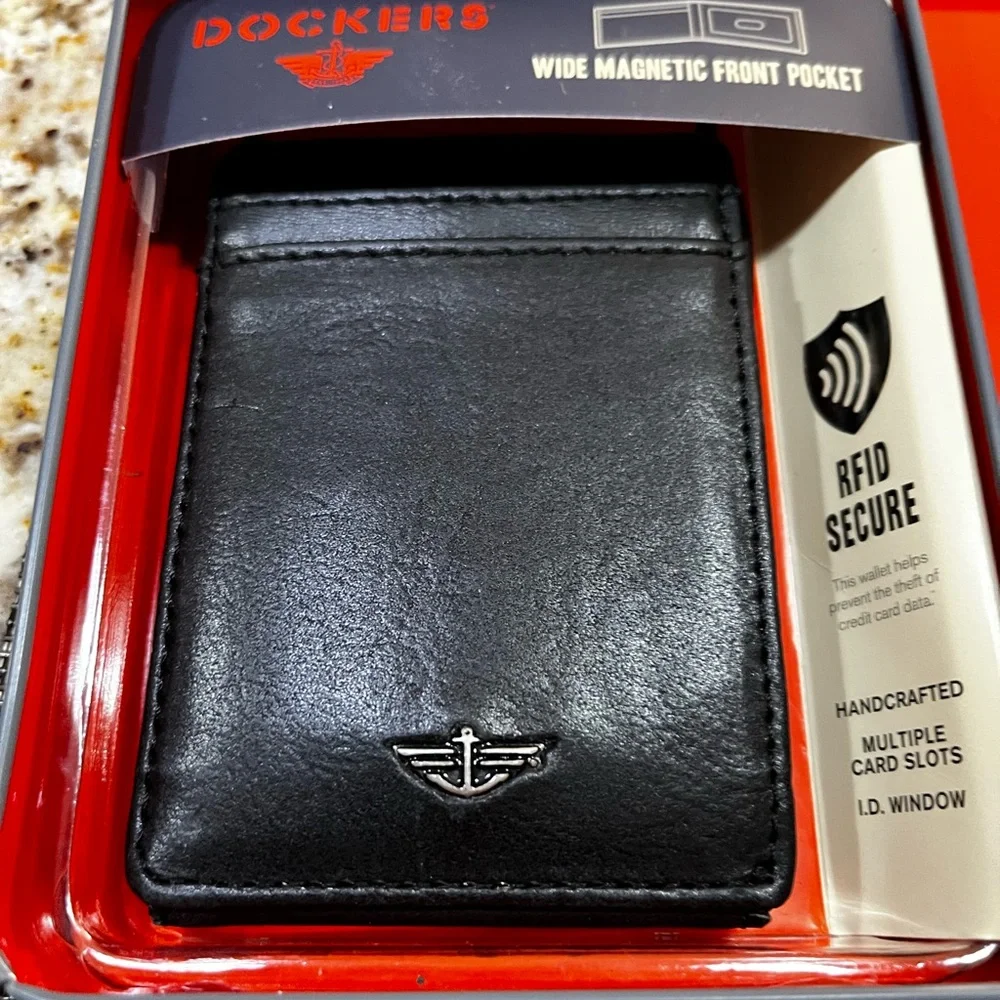 Dockers bifold brown leather wallet